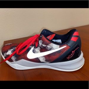 Kobe 8 System 'Milk Snake'